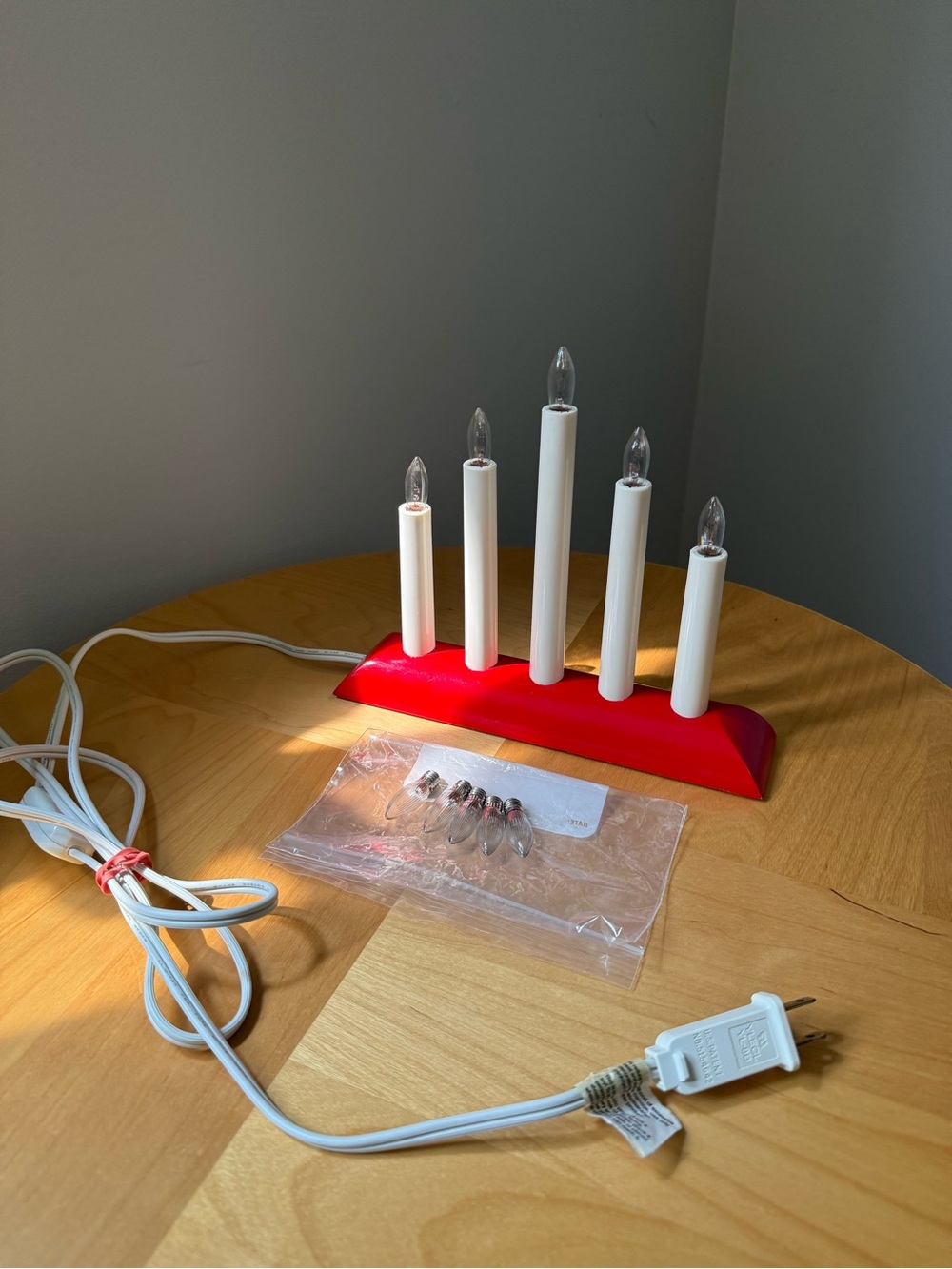 Vintage IKEA Red Strala 5 Light Candelabra Tabletop Lamp With 5 Extra Bulbs - Picture 11 of 11